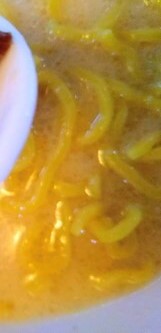 百列軒の塩ラーメンの麺のアップを撮影した画像